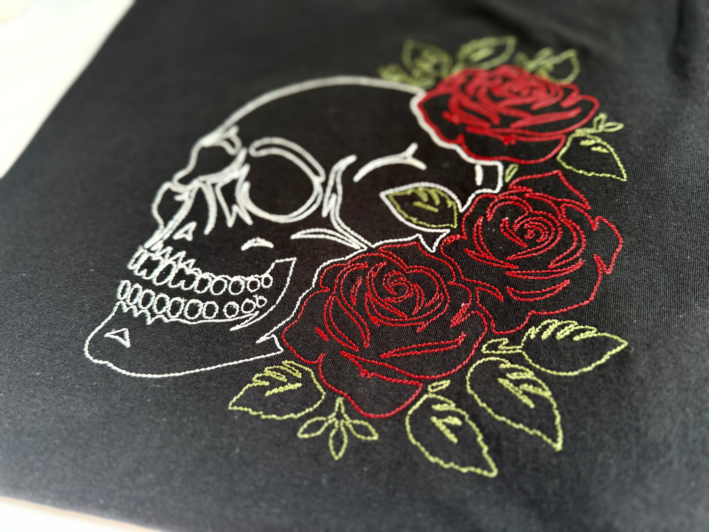 Skull & Roses Tee