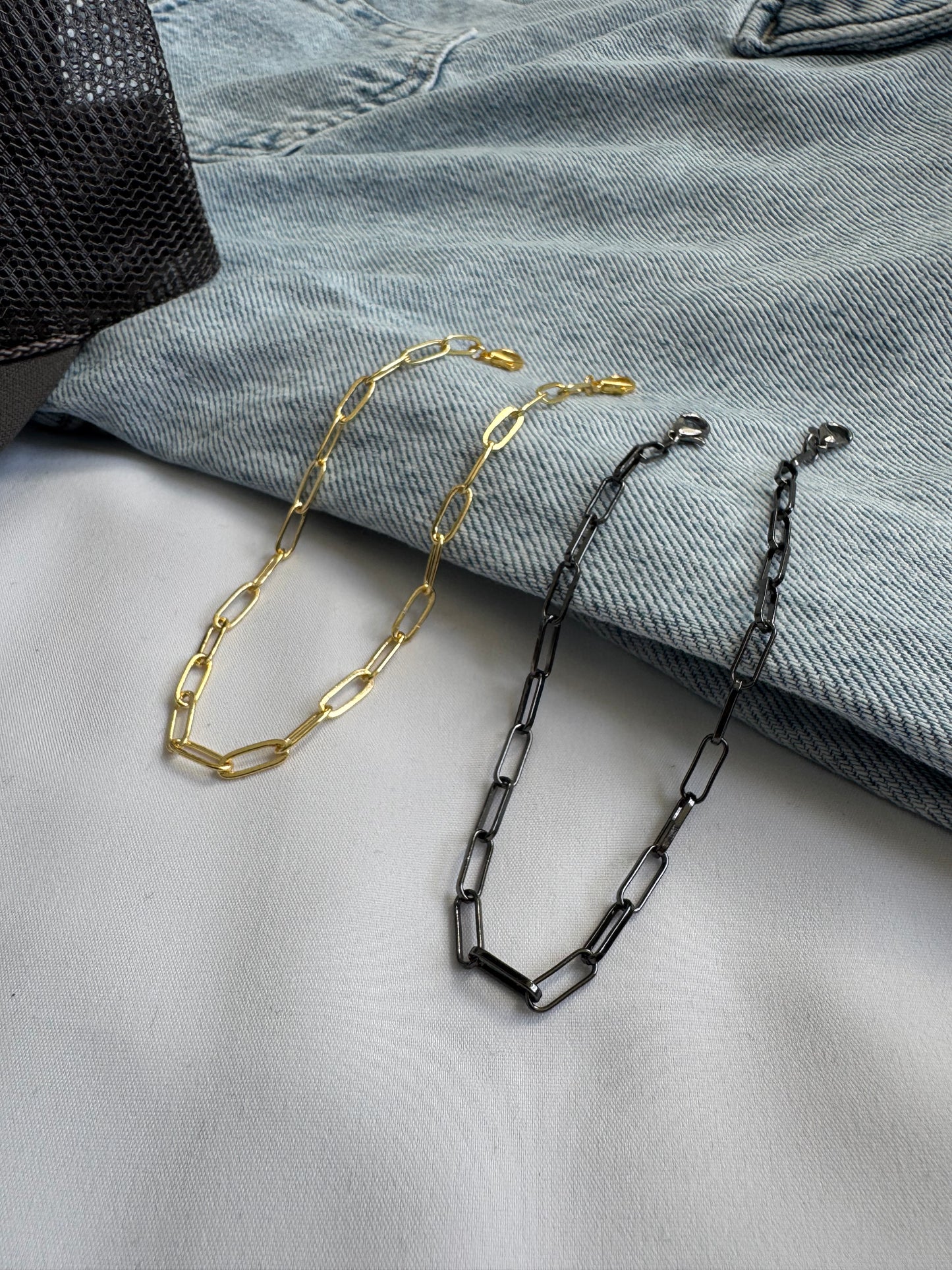 Small Paperclip Trucker Hat Chain