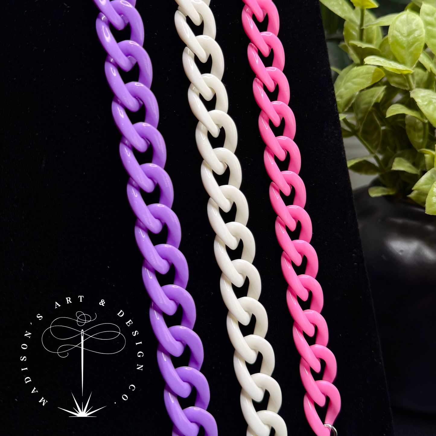 Chunky Acrylic Trucker Hat Chain
