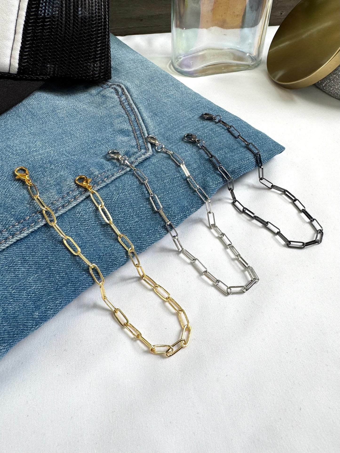 Small Paperclip Trucker Hat Chain