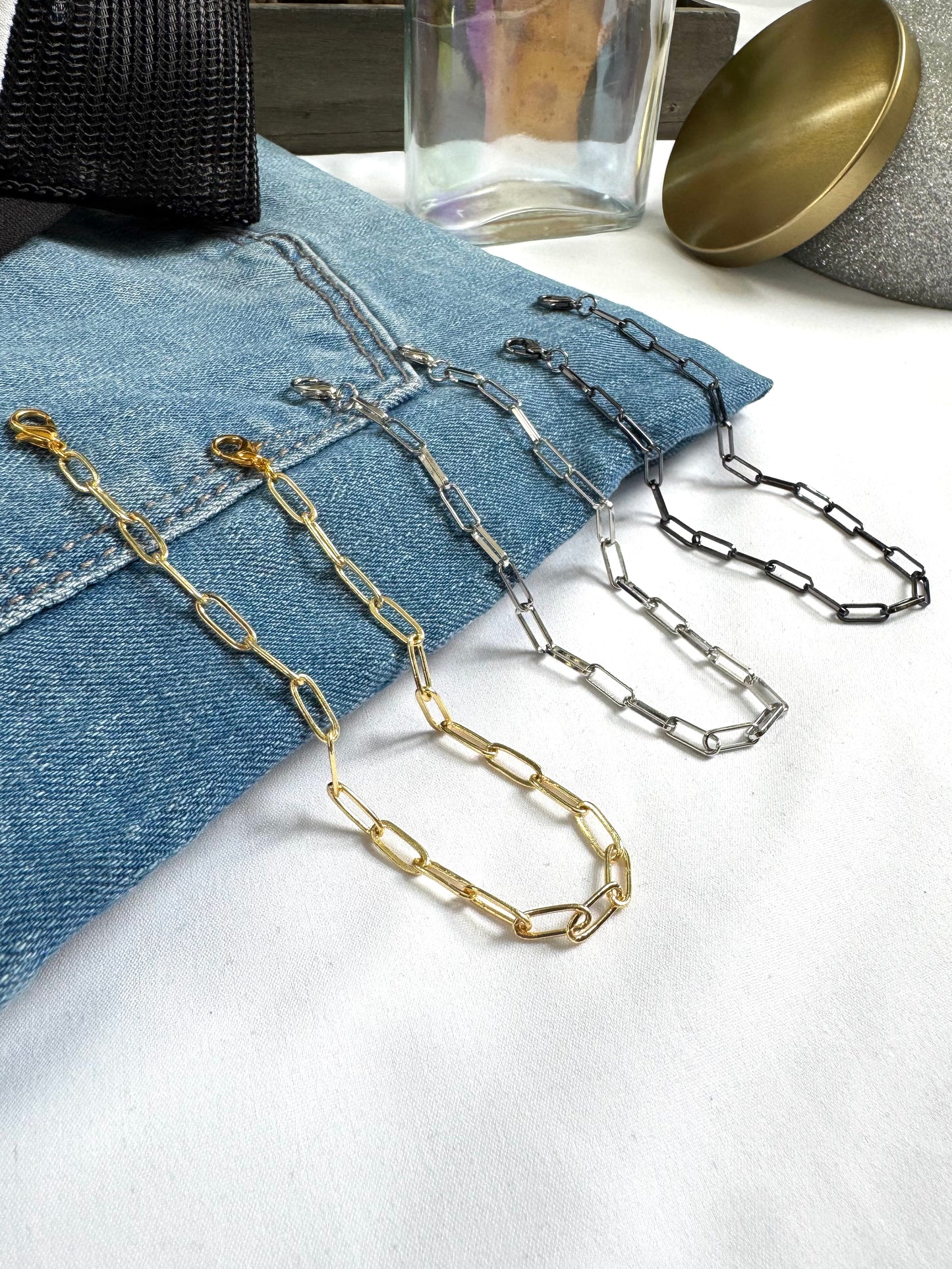 Small Paperclip Trucker Hat Chain