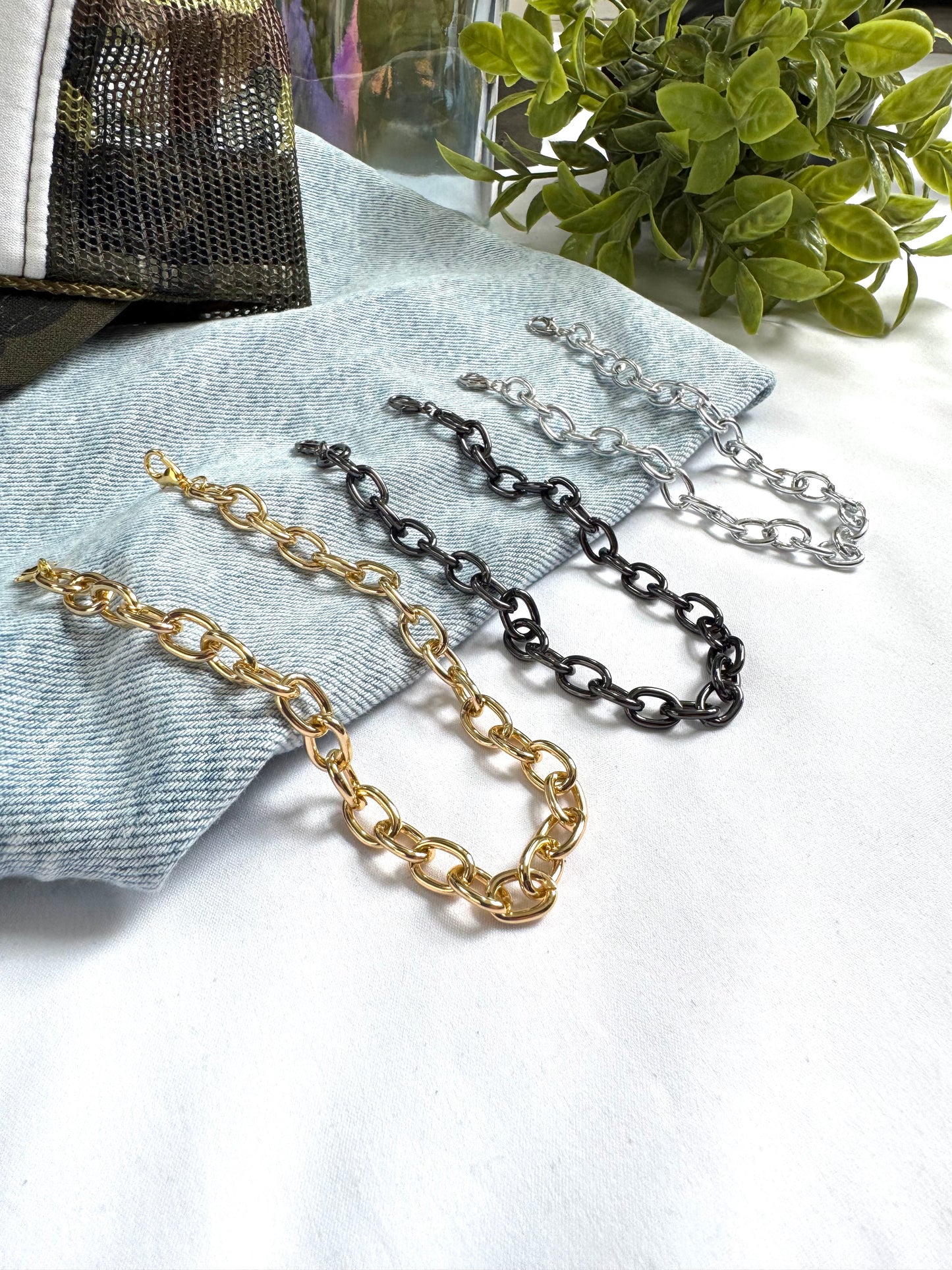 Cable Trucker Hat Chain