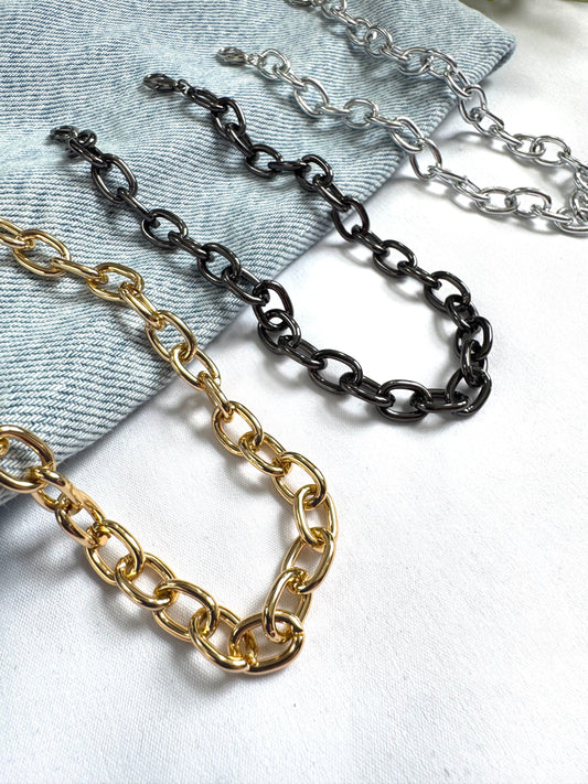 Cable Trucker Hat Chain