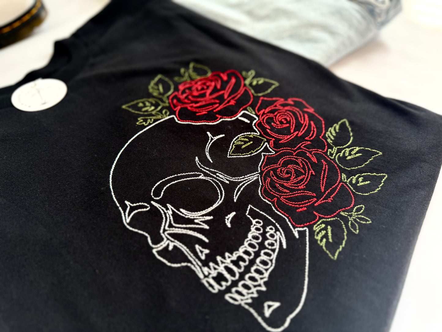Skull & Roses Tee