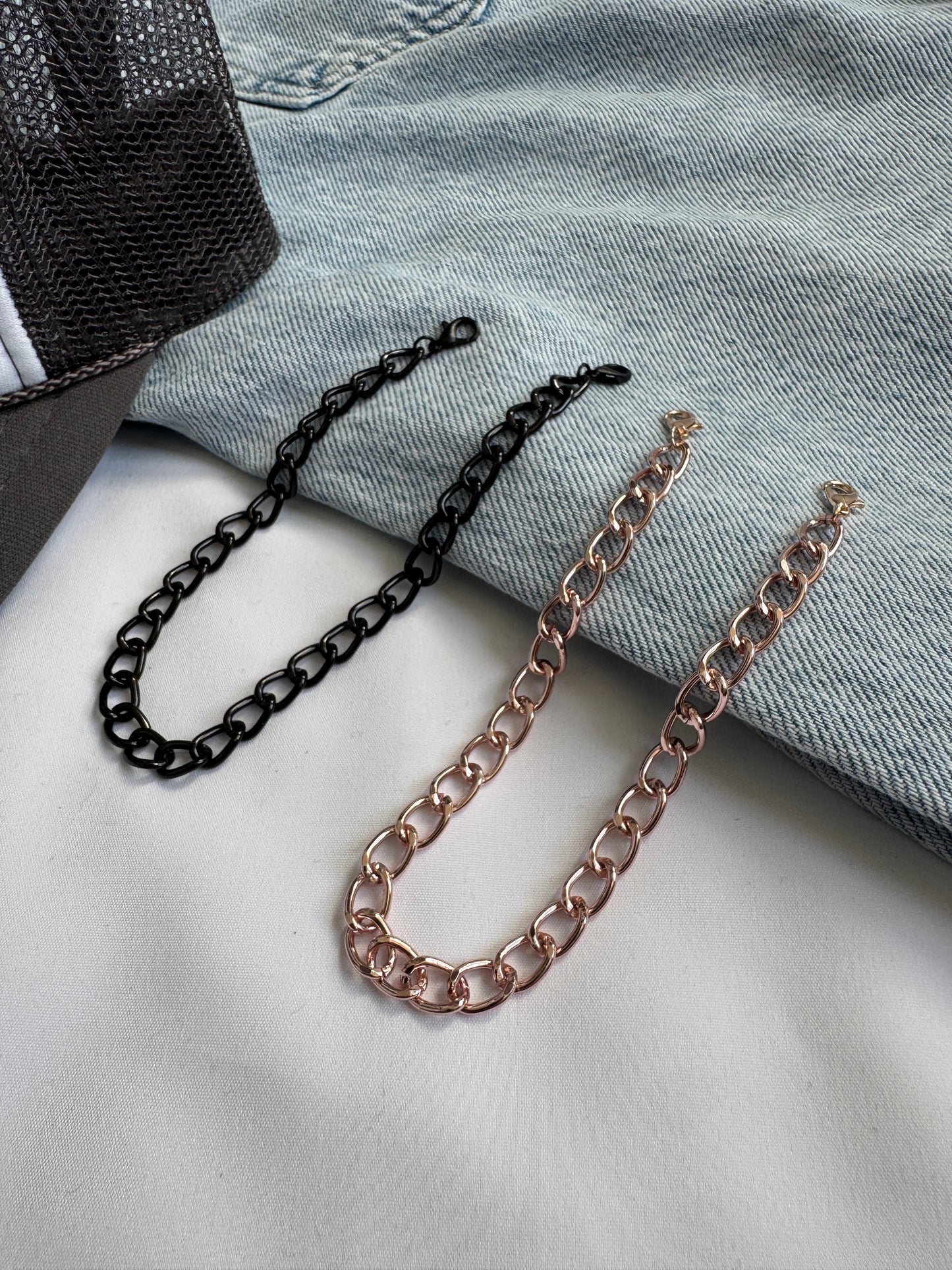 Curb Trucker Hat Chain