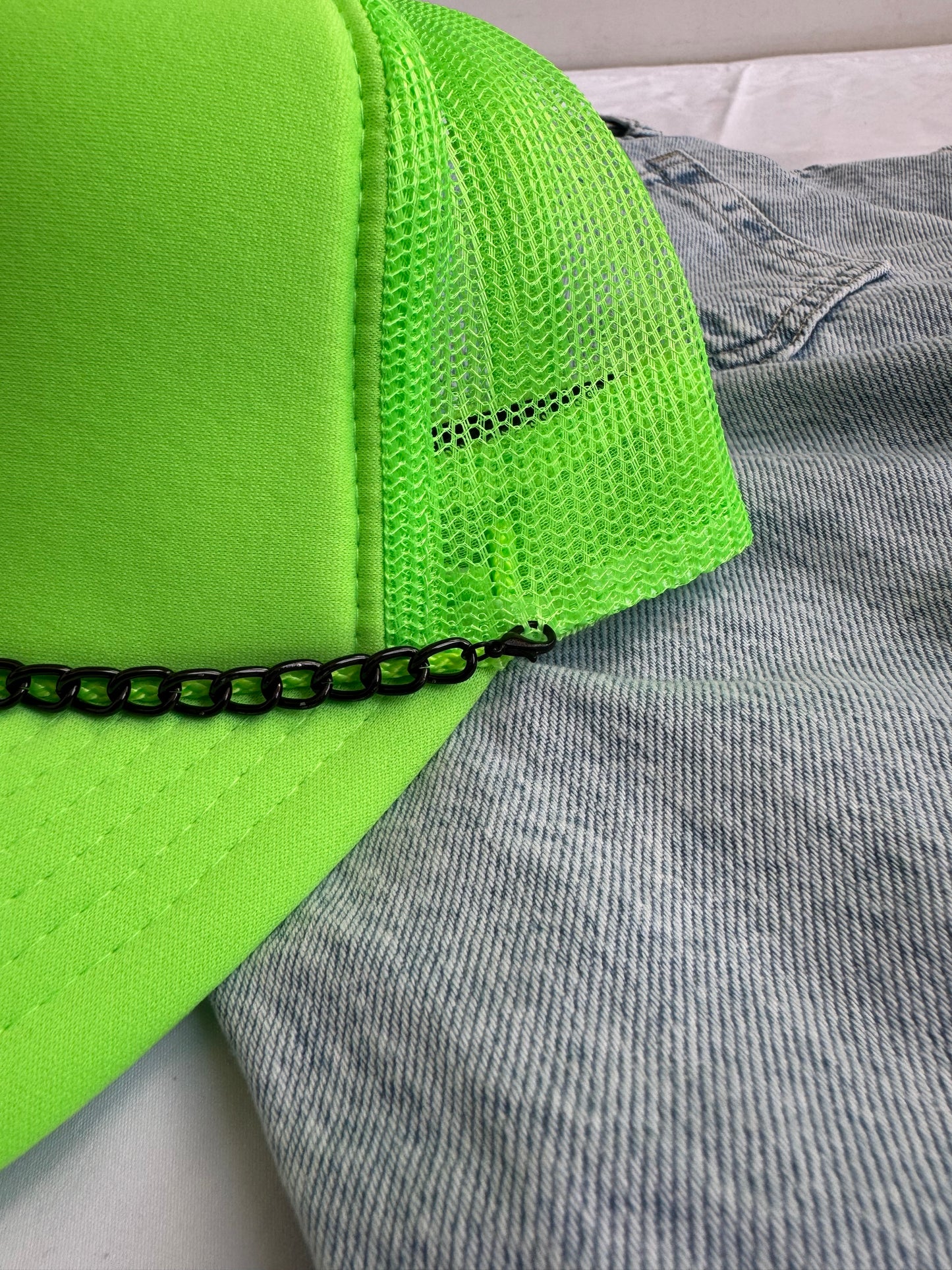 Curb Trucker Hat Chain