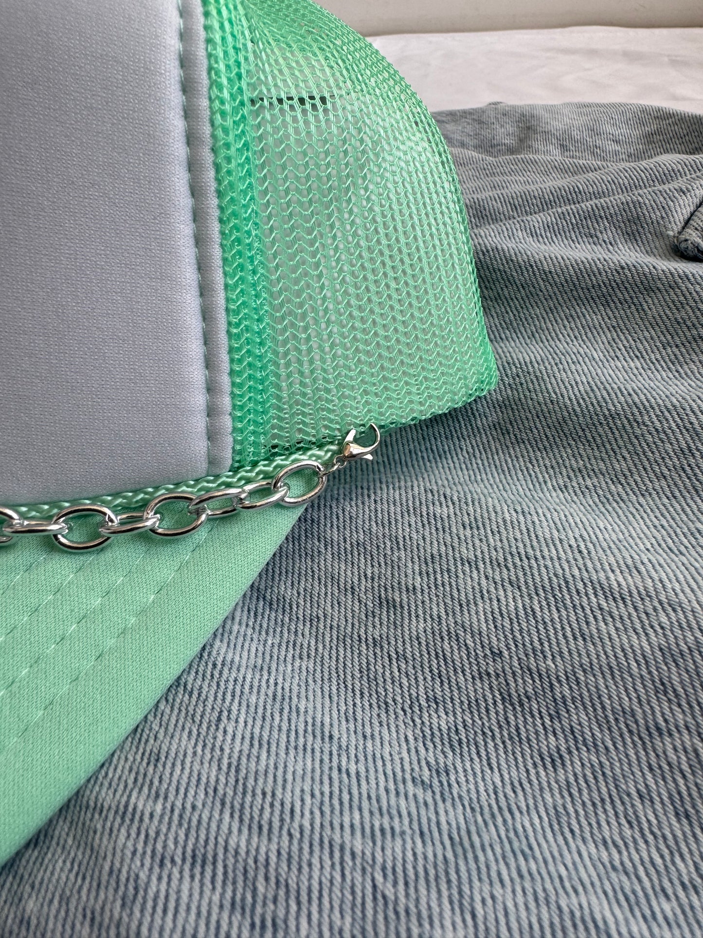 Cable Trucker Hat Chain