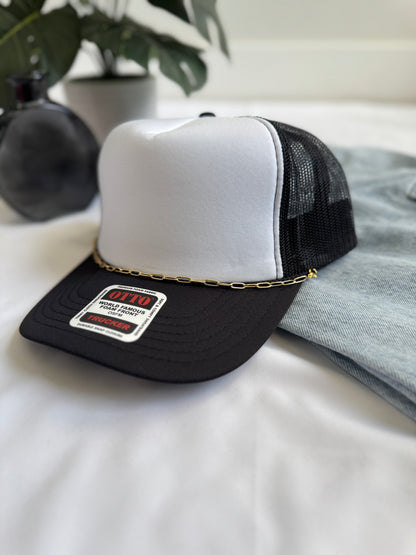 Small Paperclip Trucker Hat Chain