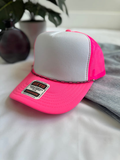 Small Paperclip Trucker Hat Chain