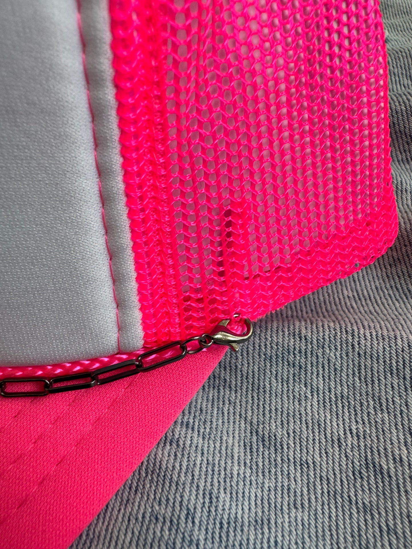 Small Paperclip Trucker Hat Chain