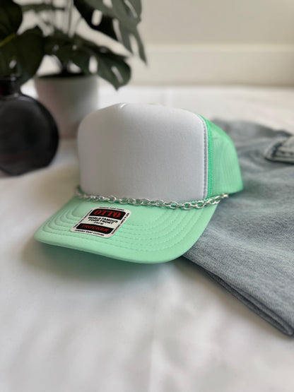 Cable Trucker Hat Chain